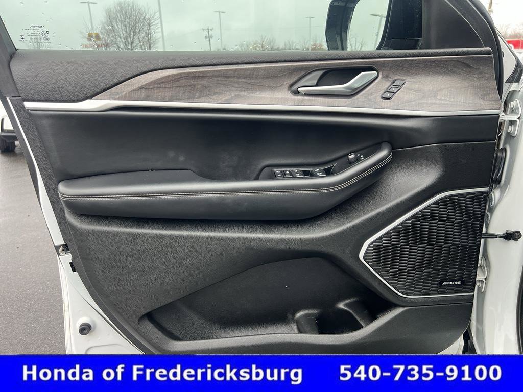 Used 2021 Jeep Grand Cherokee L Limited w/ Trailer Tow Group (B) image 17