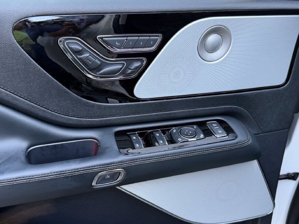 New 2026 Lincoln Aviator Reserve AWD/4WD image 21