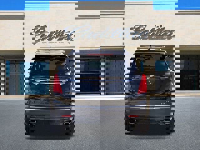 Used 2017 Cadillac XT5 Luxury w/ Driver Awareness Package image 4