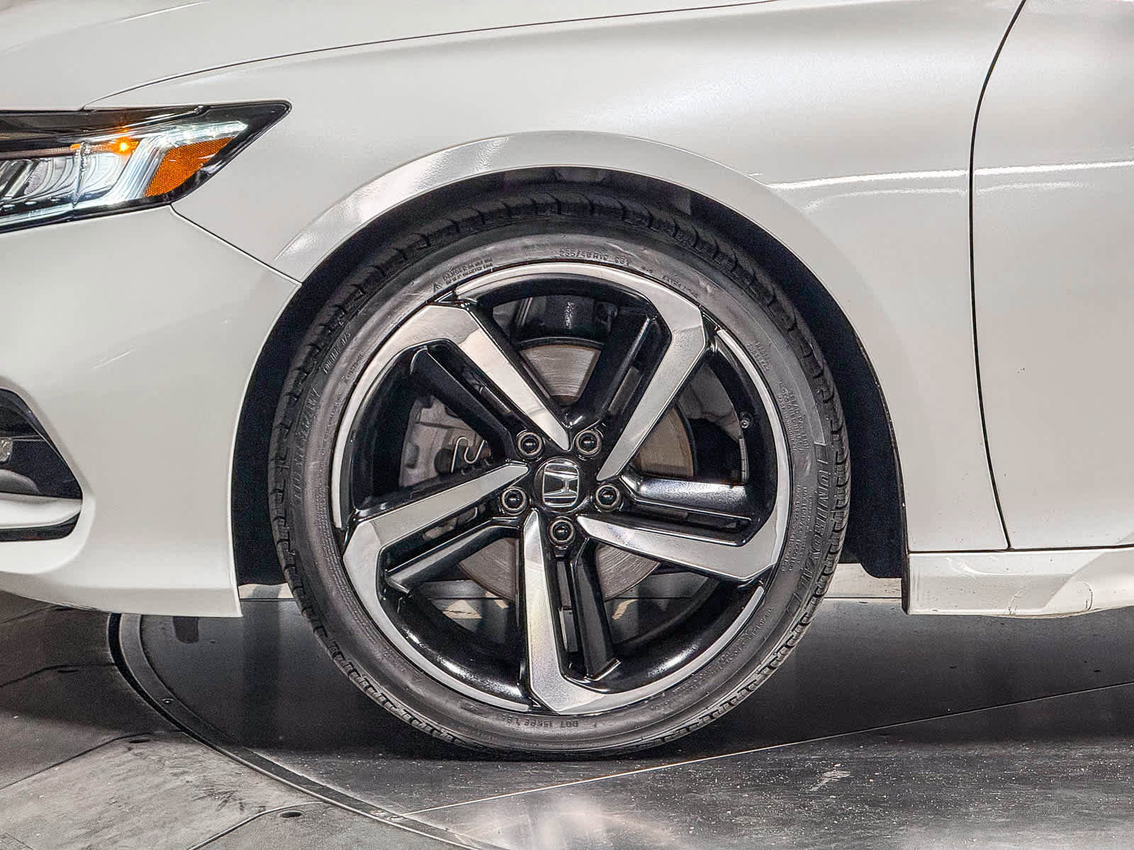 Used 2018 Honda Accord Sport image 9