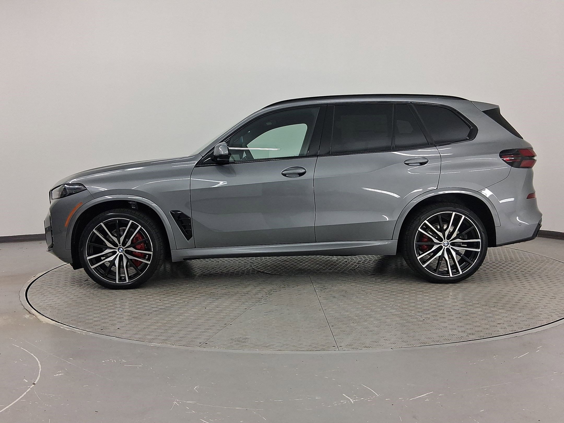 New 2026 BMW X5 xDrive40i w/ M Sport Package image 2