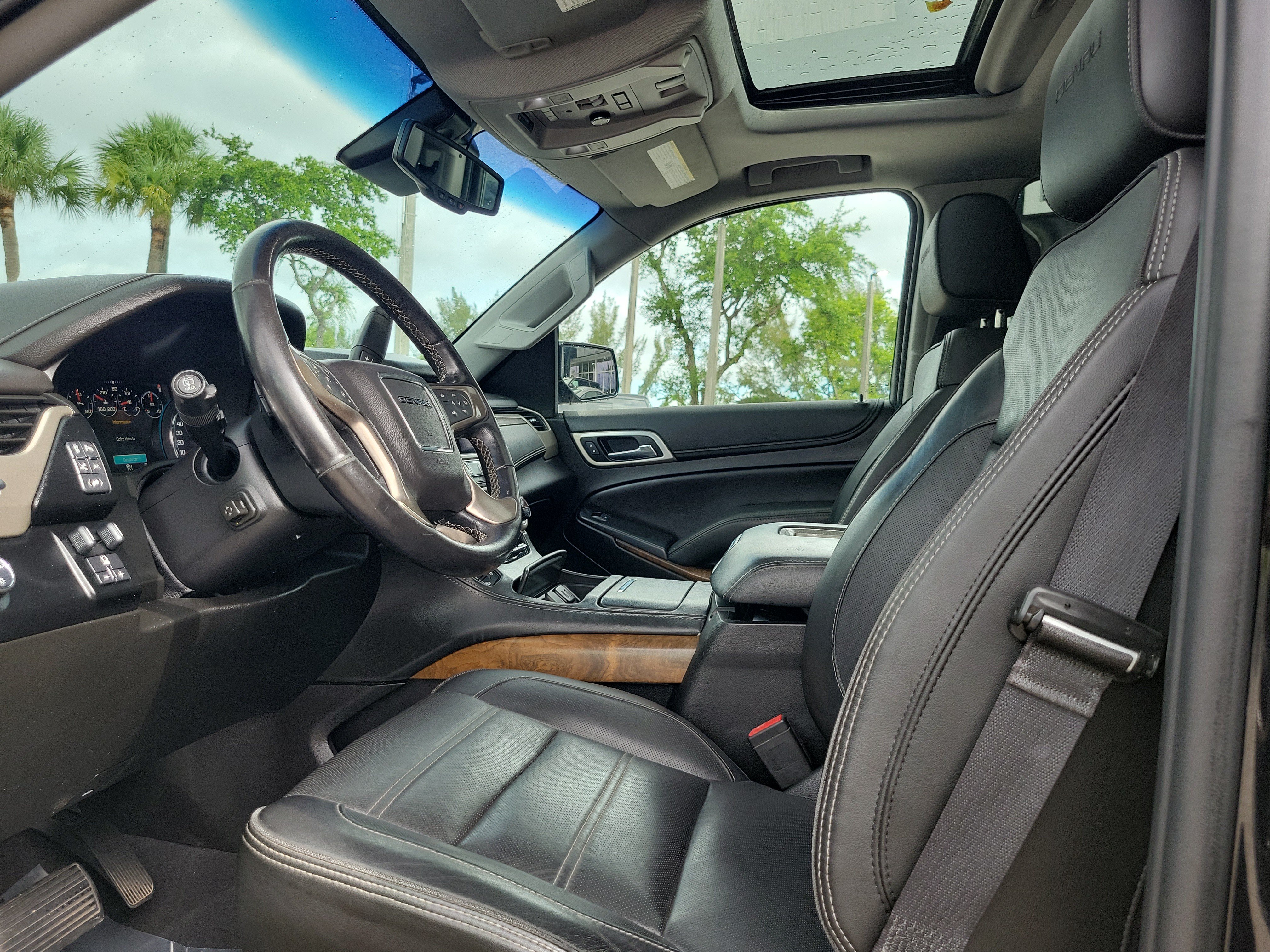 Used 2019 GMC Yukon XL Denali w/ Denali Ultimate Package RWD image 13