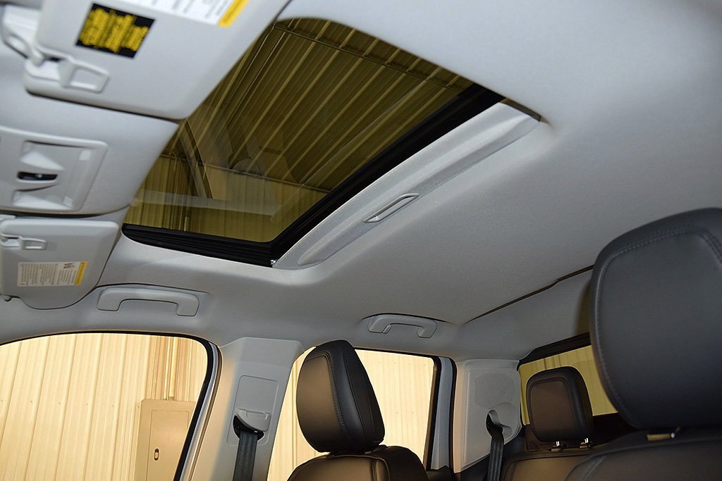 New 2025 Ford Maverick Lariat w/ Black Appearance Package image 28