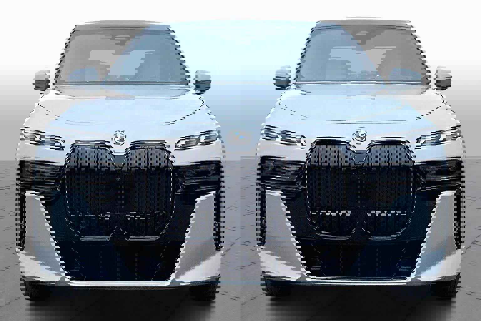 Used 2025 BMW i7 eDrive50 w/ M Sport Package image 3