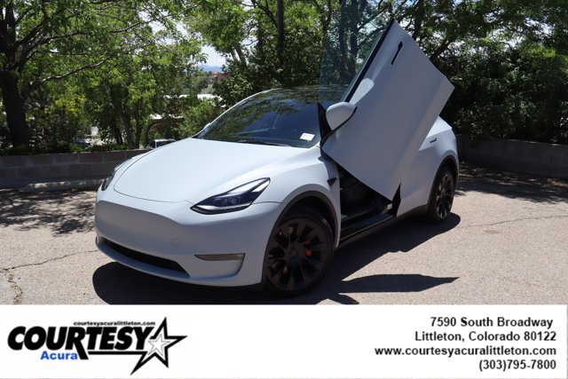 Used 2024 Tesla Model Y Long Range AWD/4WD image 3