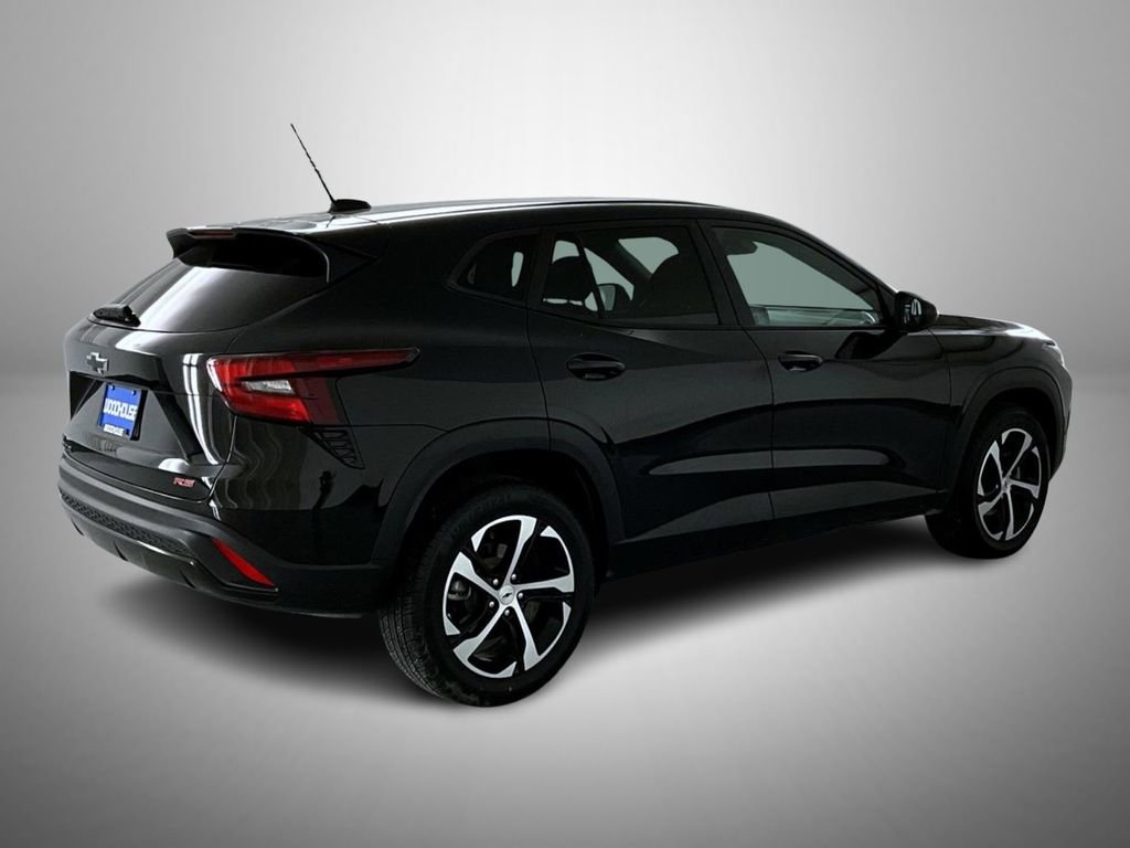 Certified 2024 Chevrolet Trax RS w/ Sunroof Package image 5