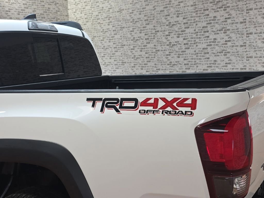 Used 2019 Toyota Tacoma TRD Off-Road image 3