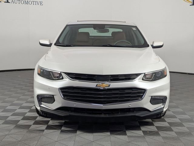 Used 2018 Chevrolet Malibu Premier w/ Premier Sun and Wheel Package FWD image 3