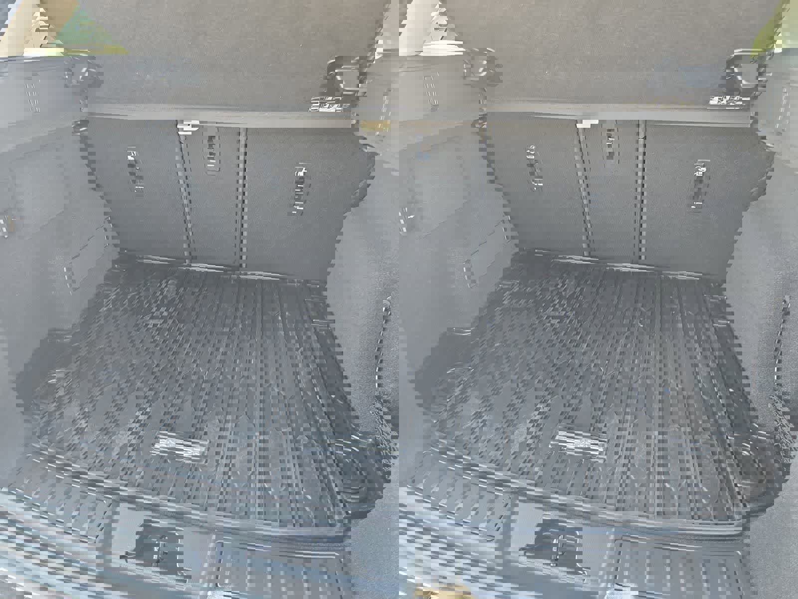 Used 2025 Land Rover Range Rover Evoque S AWD/4WD image 35