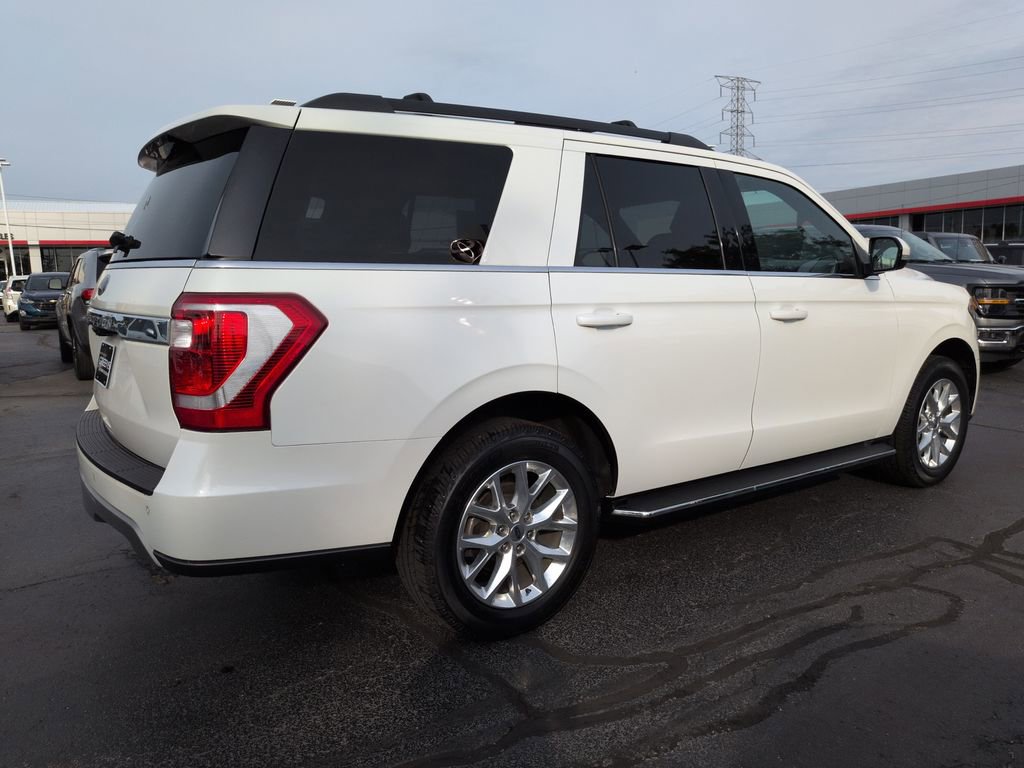 Used 2020 Ford Expedition XLT w/ Equipment Group 202A AWD/4WD image 5