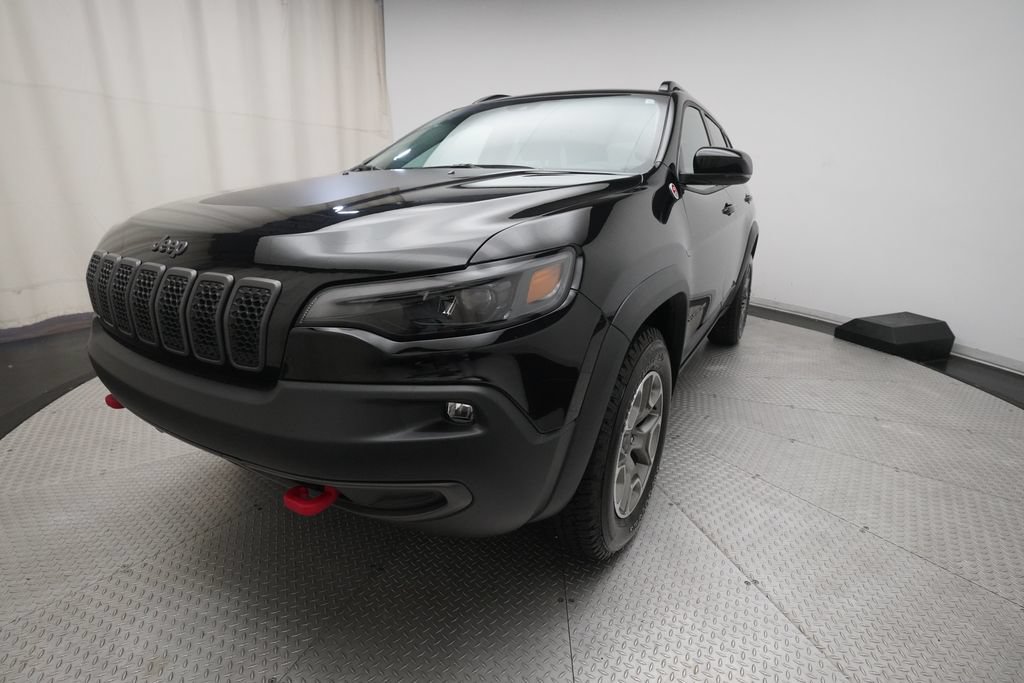 Used 2022 Jeep Cherokee Trailhawk w/ Comfort/Convenience Group AWD/4WD image 12