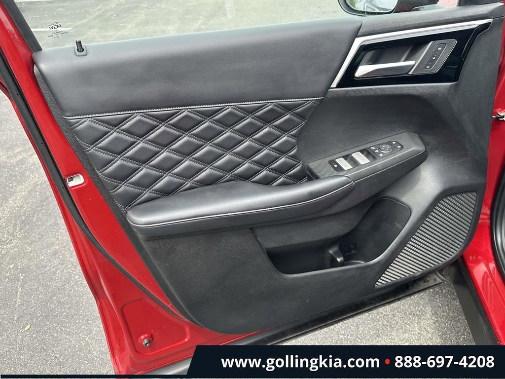 Used 2023 Mitsubishi Outlander SEL AWD/4WD image 15