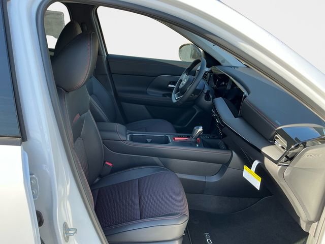 New 2026 Nissan Kicks SR w/ Cold Weather Package image 17