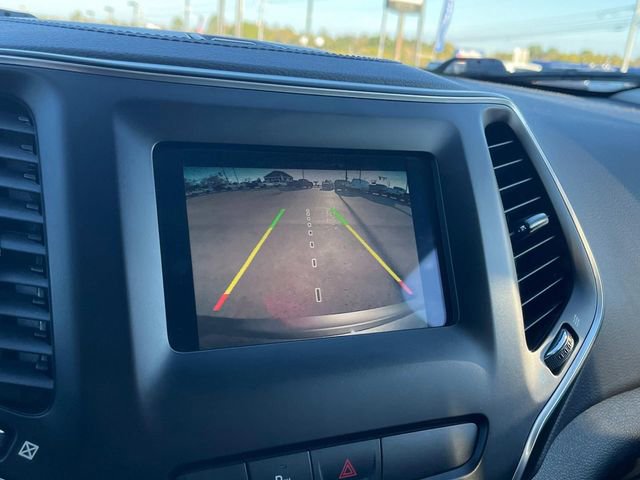 Used 2020 Jeep Cherokee Latitude Plus image 30