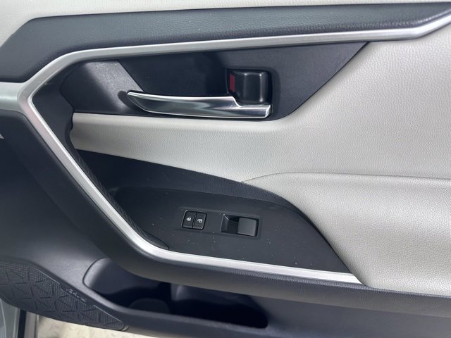 Used 2019 Toyota RAV4 XLE image 10