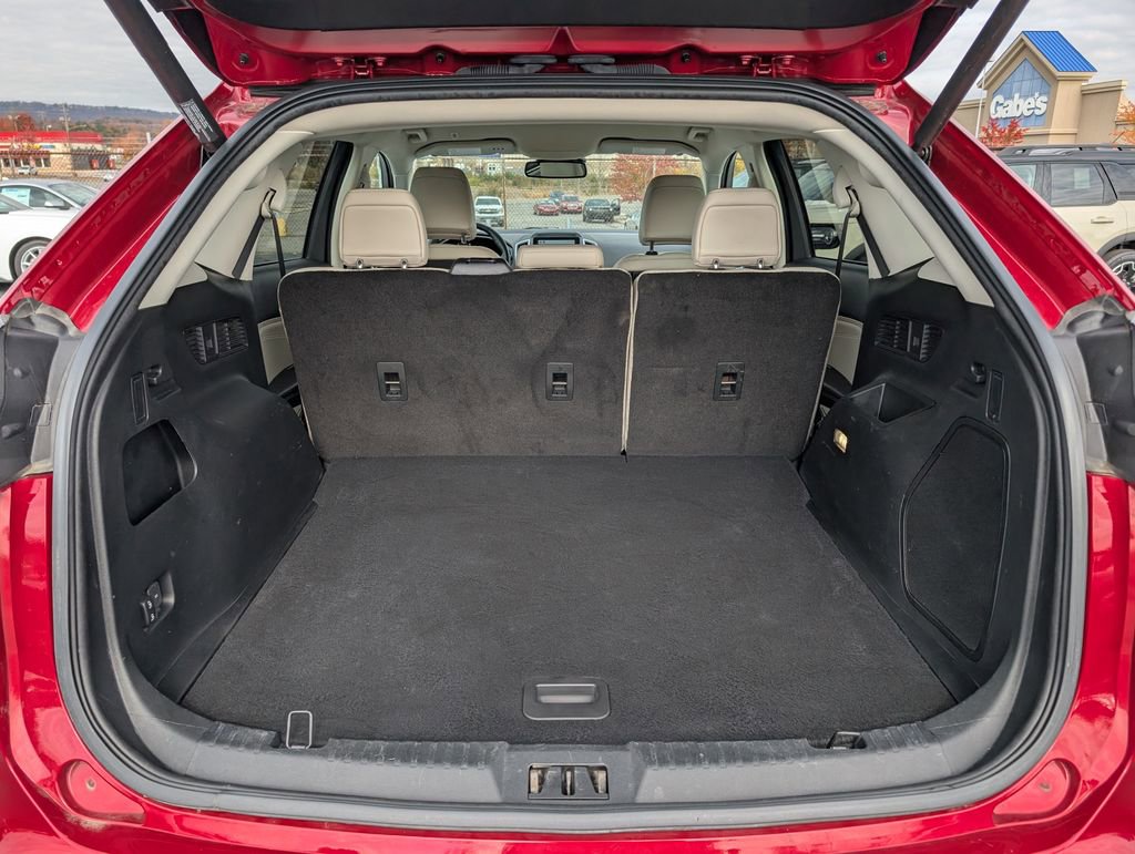 Used 2022 Ford Edge Titanium w/ Class II Trailer Tow Package image 9