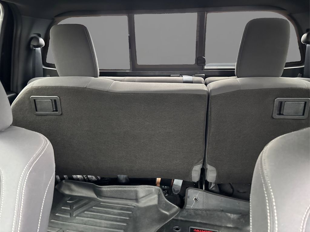 Used 2024 Nissan Titan SV w/ SV Convenience Package image 20