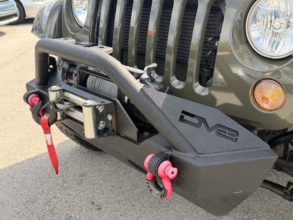 Used 2015 Jeep Wrangler Unlimited Sahara w/ Dual Top Group AWD/4WD image 10