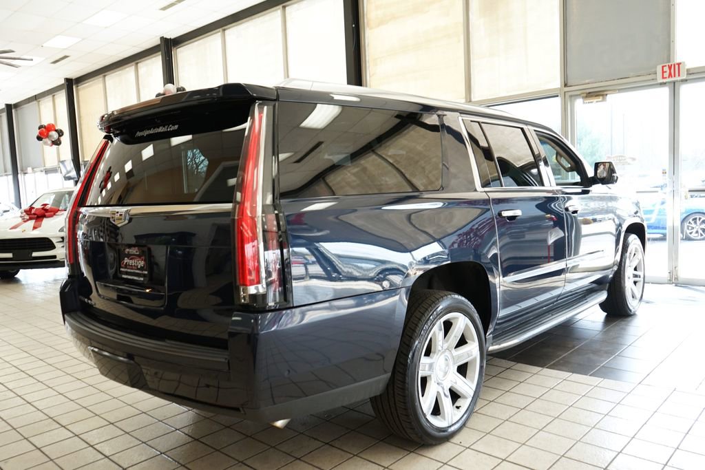 Used 2017 Cadillac Escalade ESV Luxury image 22