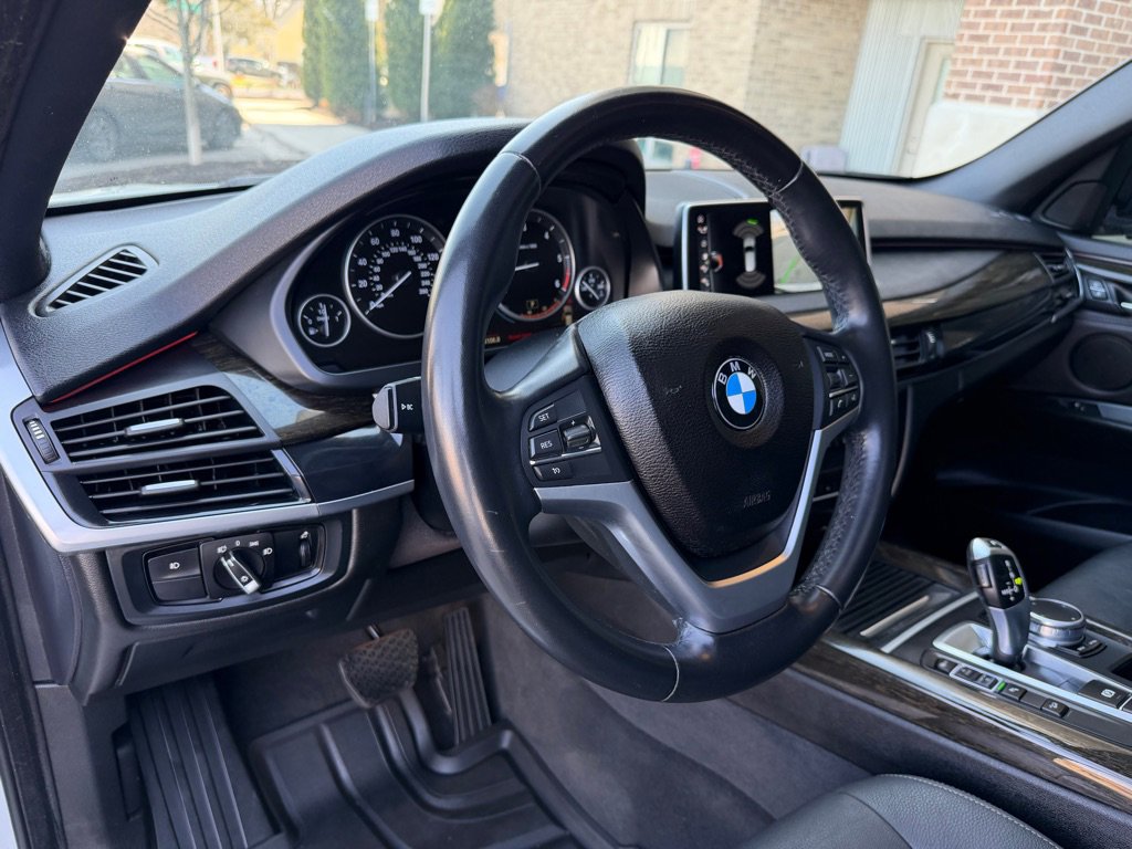 Used 2017 BMW X5 xDrive35d image 11