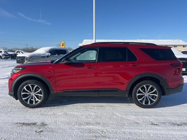 Used 2025 Ford Explorer ST-Line image 6