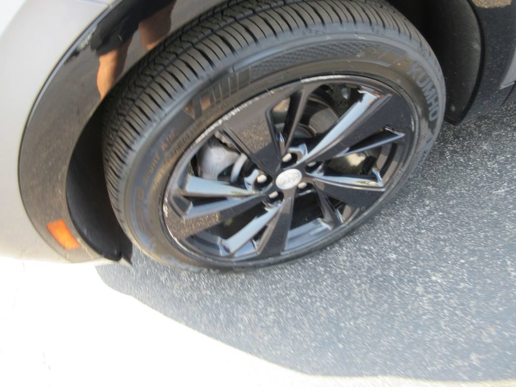Certified 2021 Buick Envision Essence w/ Technology Package I AWD/4WD image 14