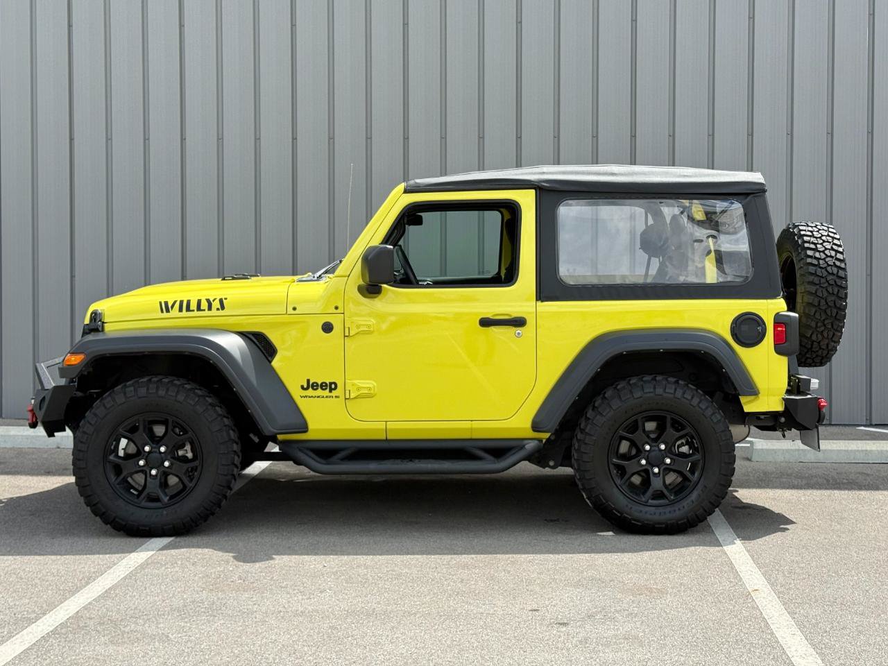 Used 2023 Jeep Wrangler Sport AWD/4WD image 8