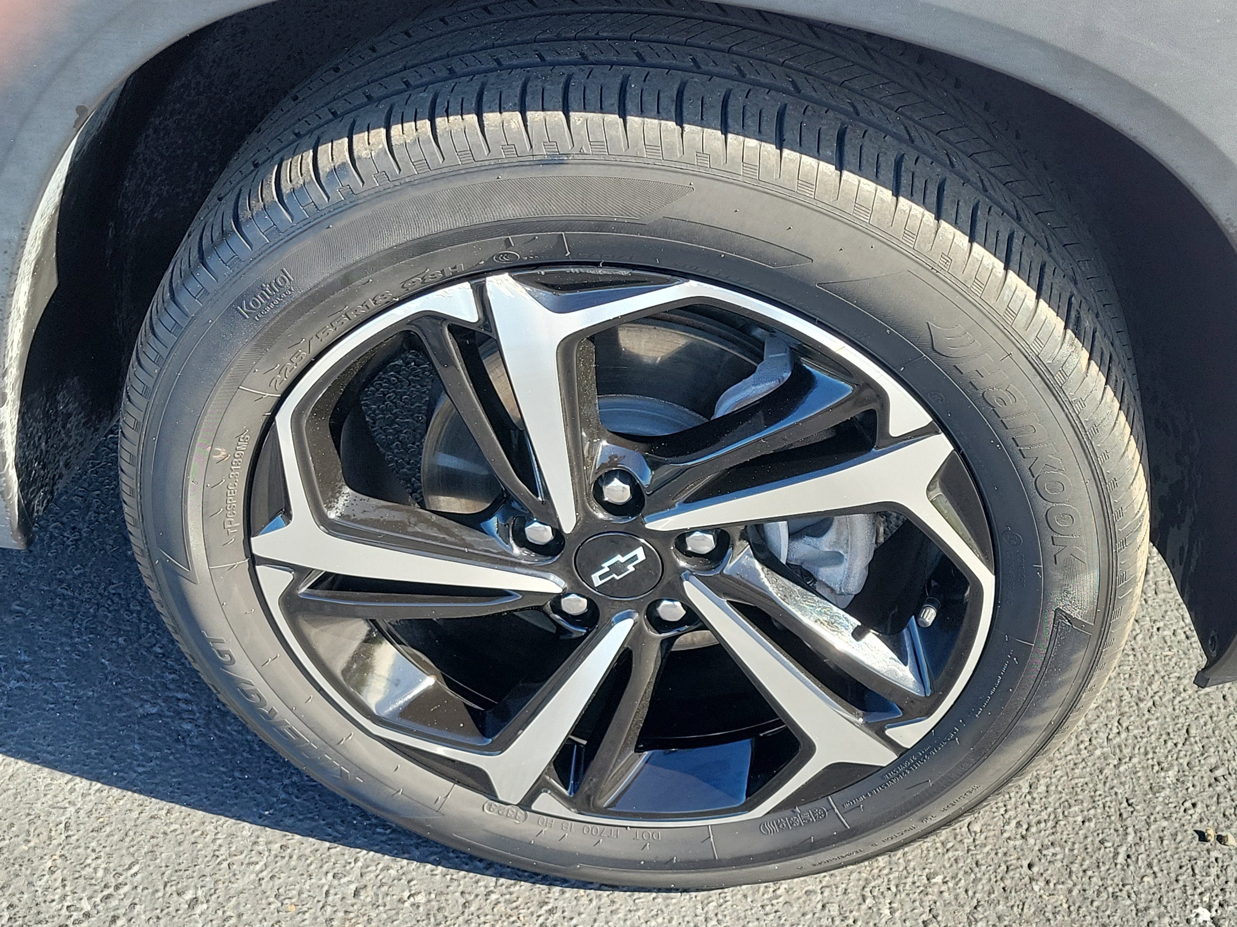 Used 2021 Chevrolet TrailBlazer RS w/ Technology Package image 8