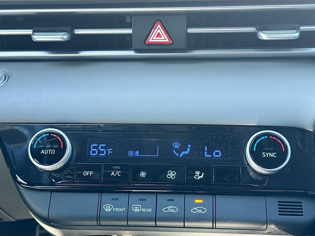 Used 2025 Hyundai Elantra Sport image 19