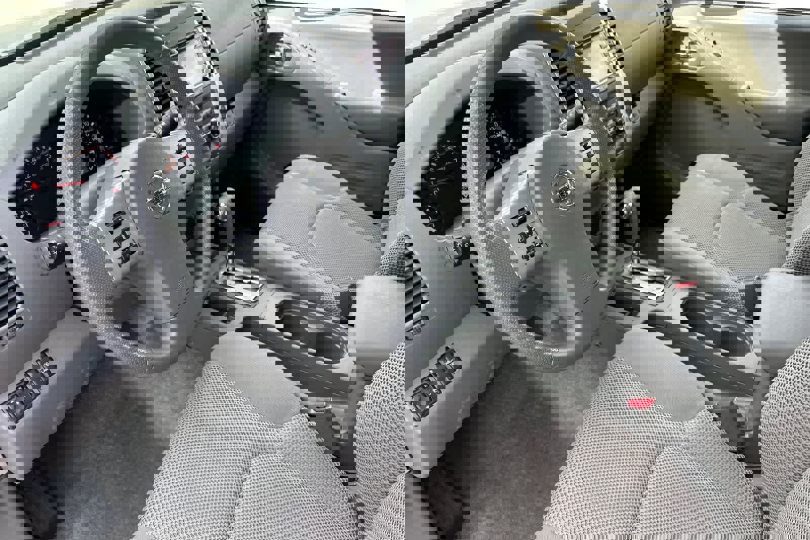 Used 2017 Nissan Frontier SV image 14