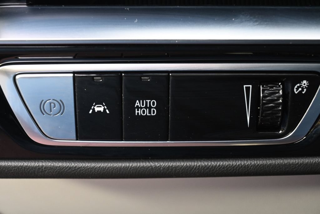 New 2026 Cadillac Lyriq Luxury AWD/4WD image 24