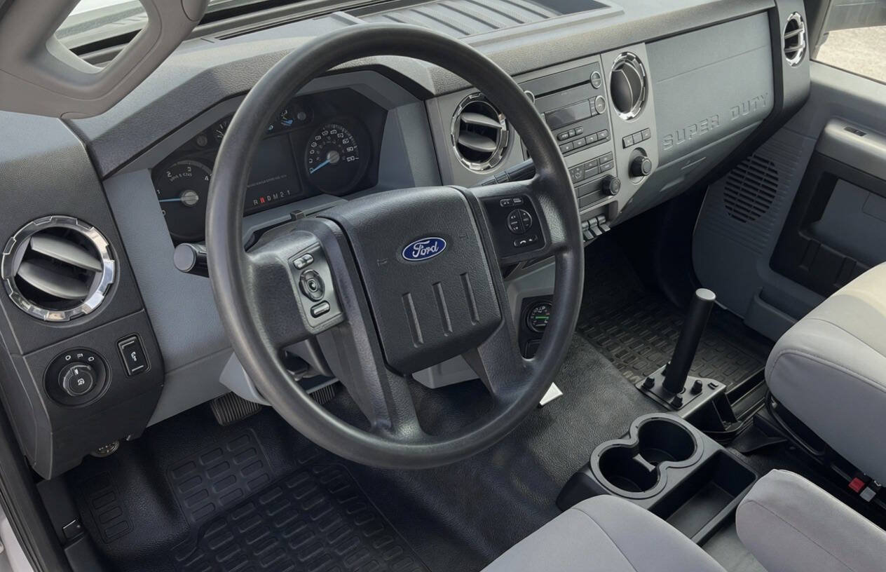 Used 2017 Ford F750 2WD Regular Cab Super Duty image 6