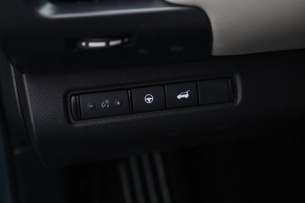 New 2026 Nissan Pathfinder SL image 12