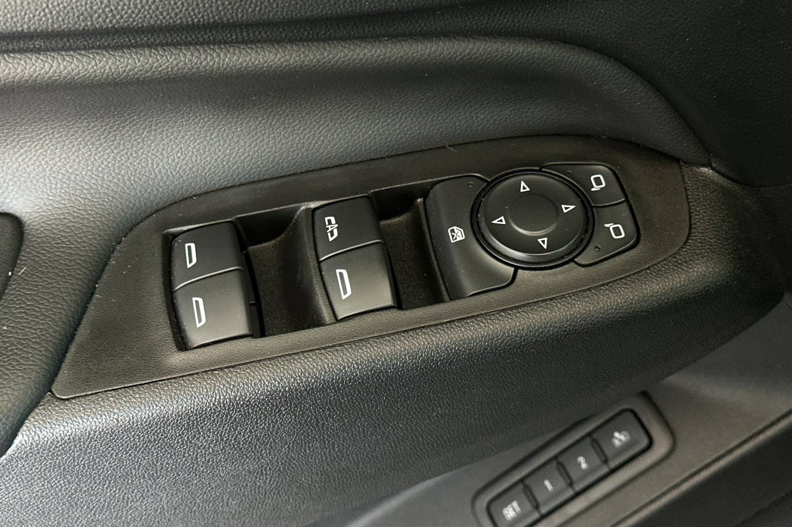 Used 2021 Chevrolet Equinox Premier FWD image 12