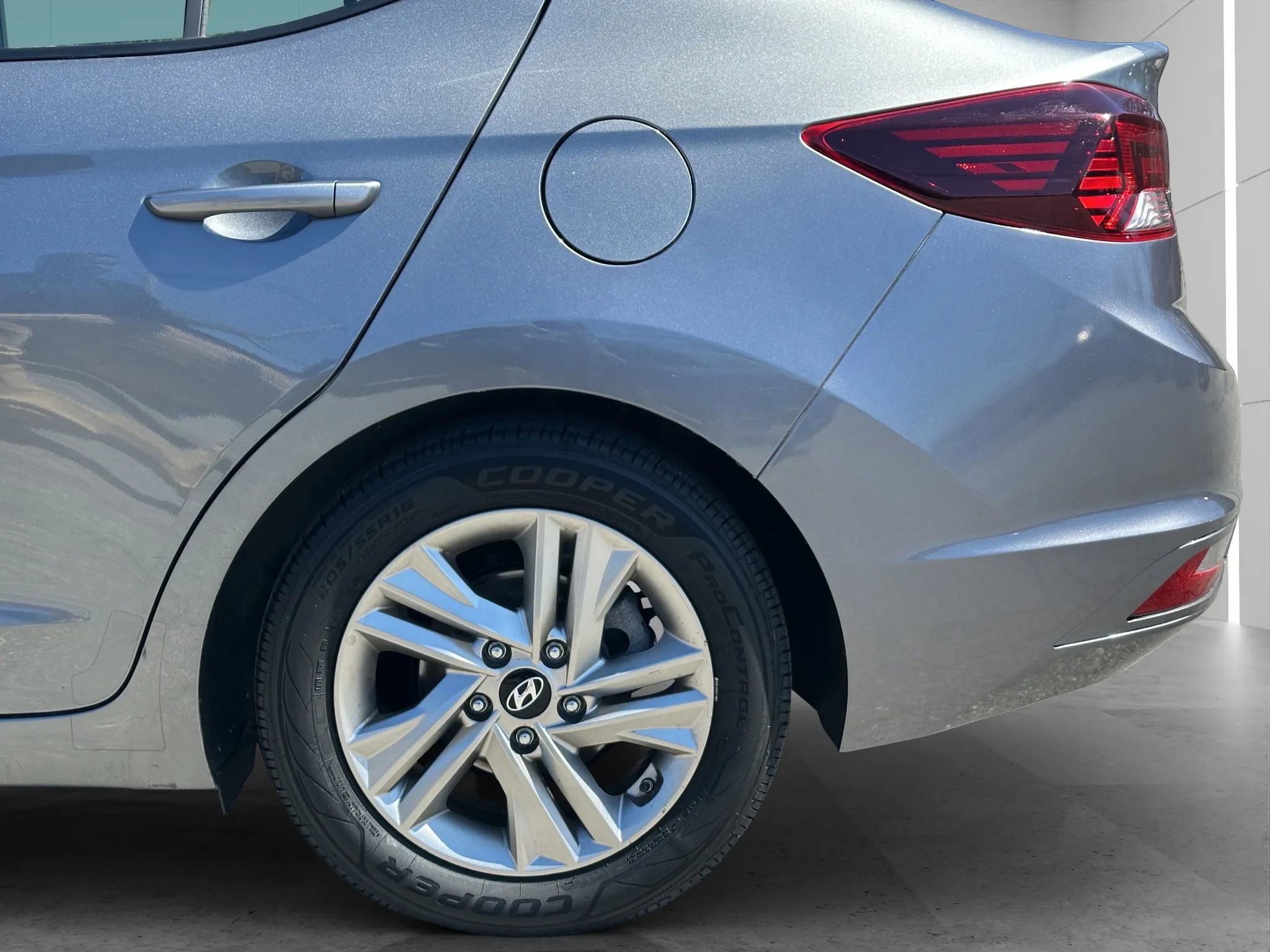 Used 2019 Hyundai Elantra SEL FWD image 23