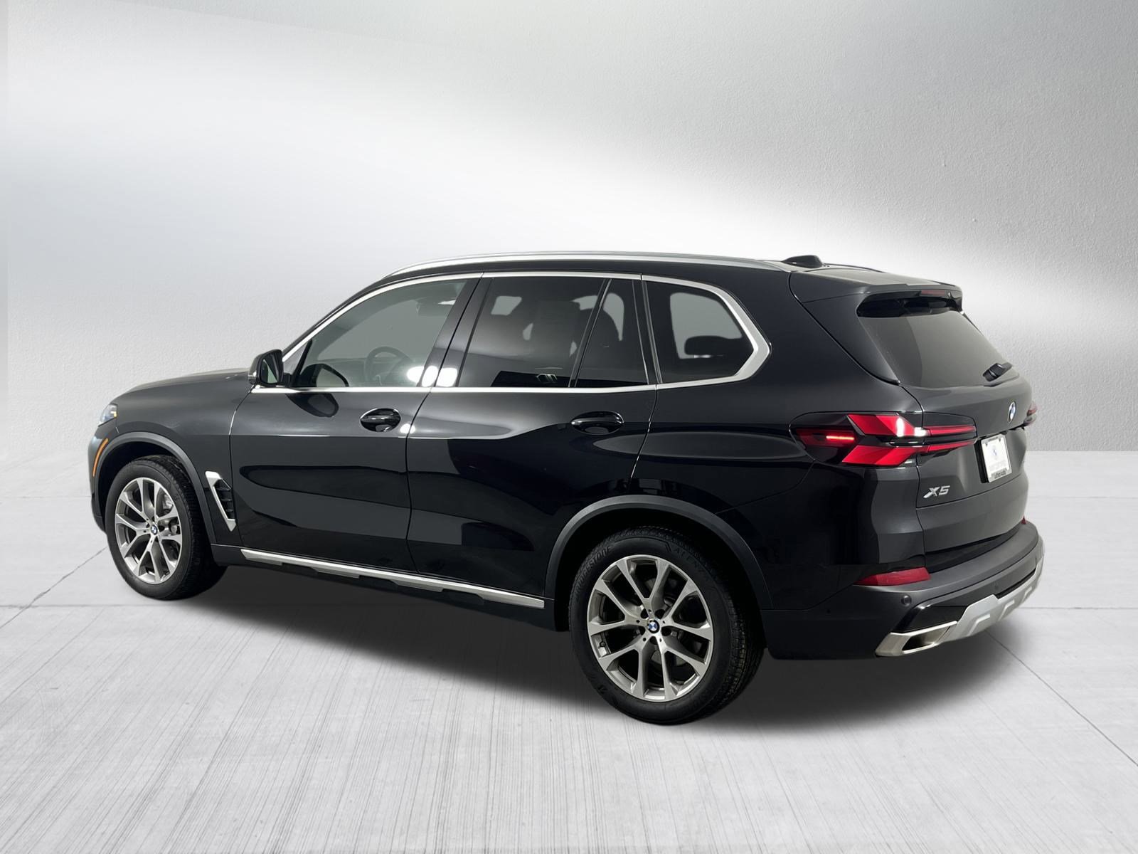 Certified 2025 BMW X5 xDrive40i w/ Premium Package image 5