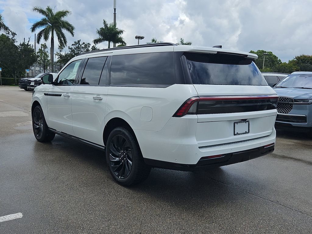 New 2025 Lincoln Navigator L Reserve w/ Jet Appearance Package image 4