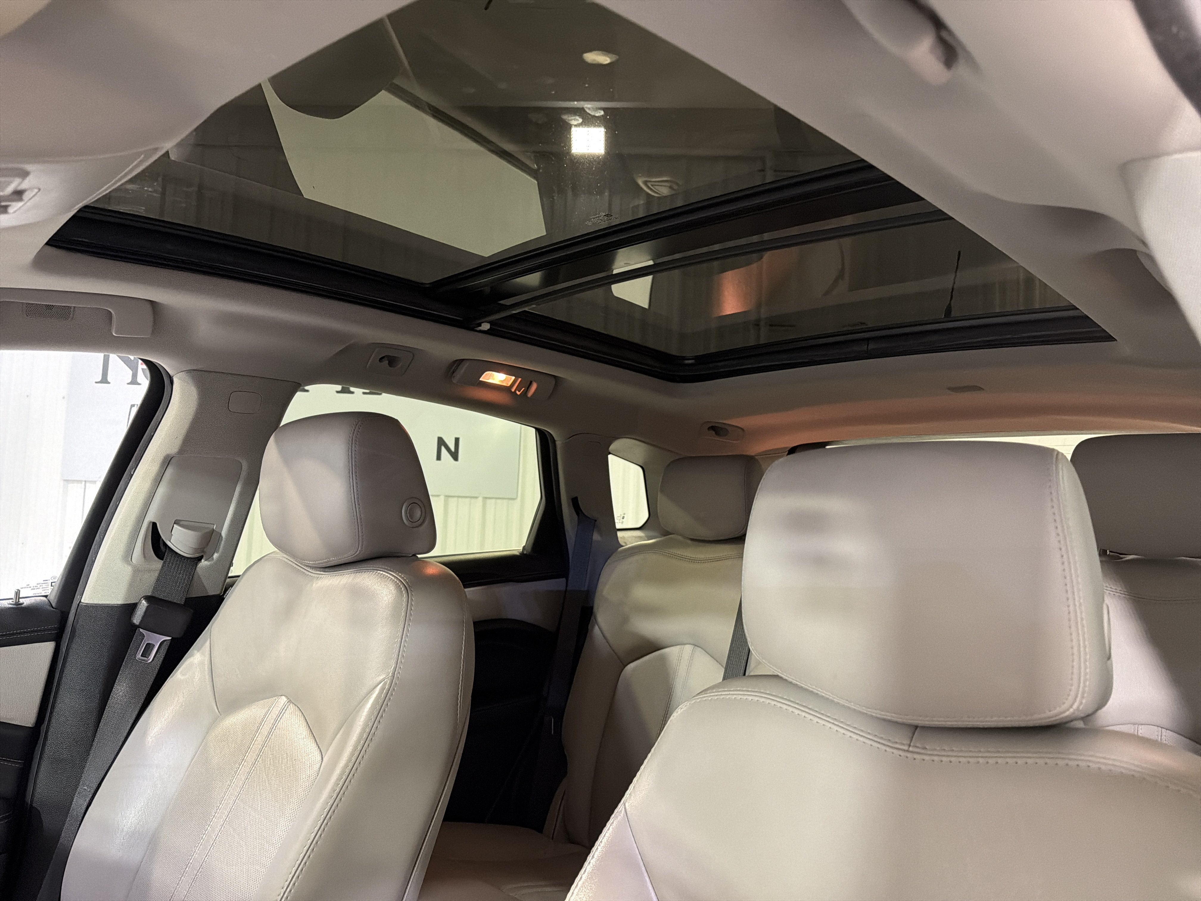Used 2014 Cadillac SRX Luxury w/ Driver Awareness Package FWD image 15