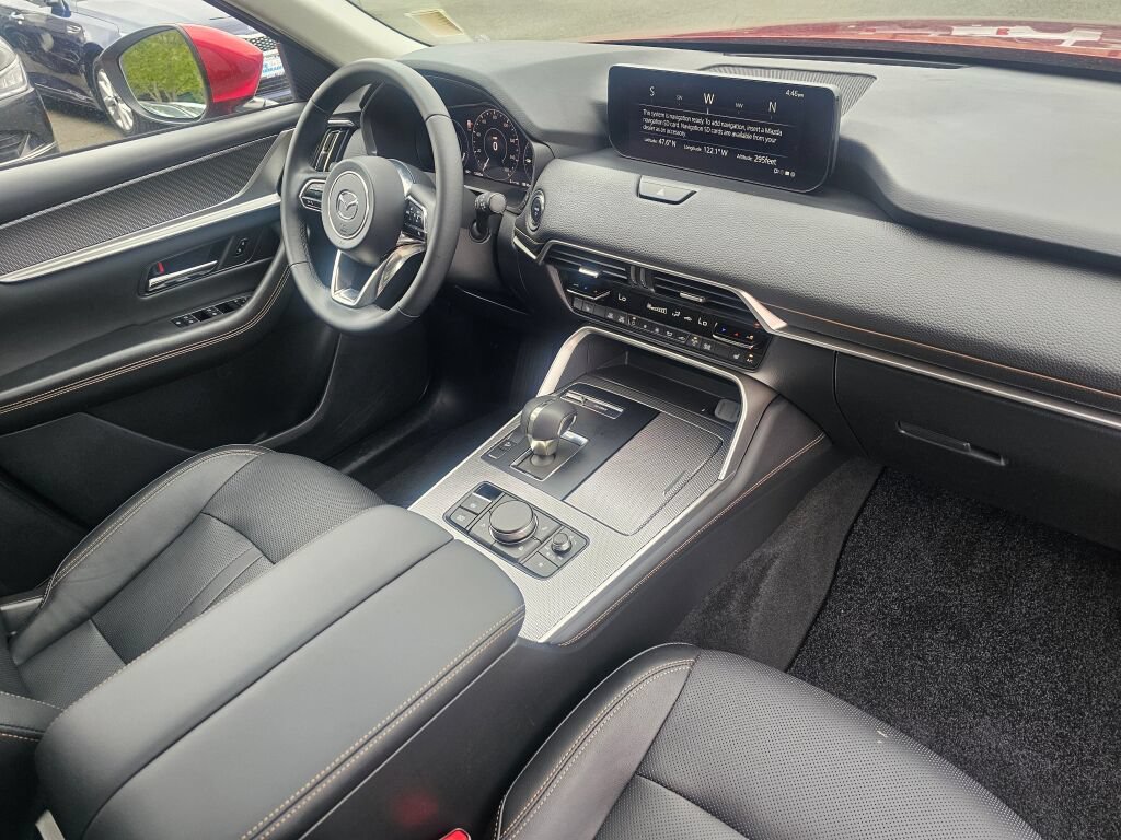 Certified 2024 MAZDA CX-90 Plug-In Hybrid w/ Preferred AWD/4WD image 33