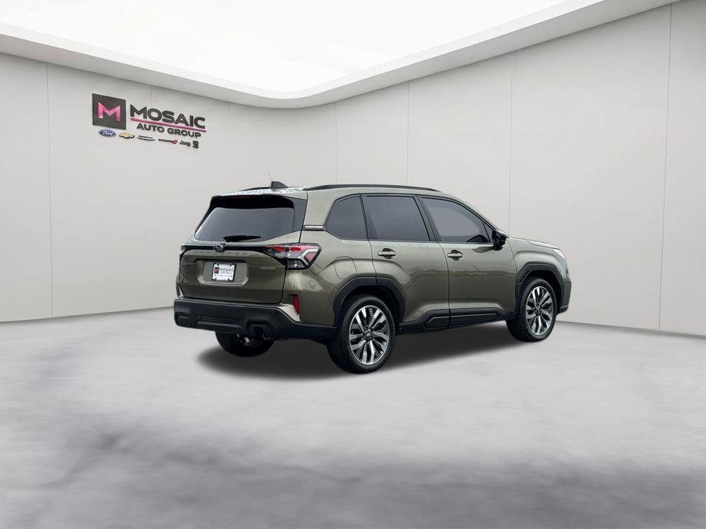 Used 2025 Subaru Forester Touring AWD/4WD image 7