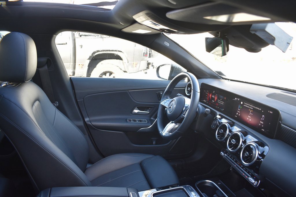 Used 2025 Mercedes-Benz CLA 250 image 21