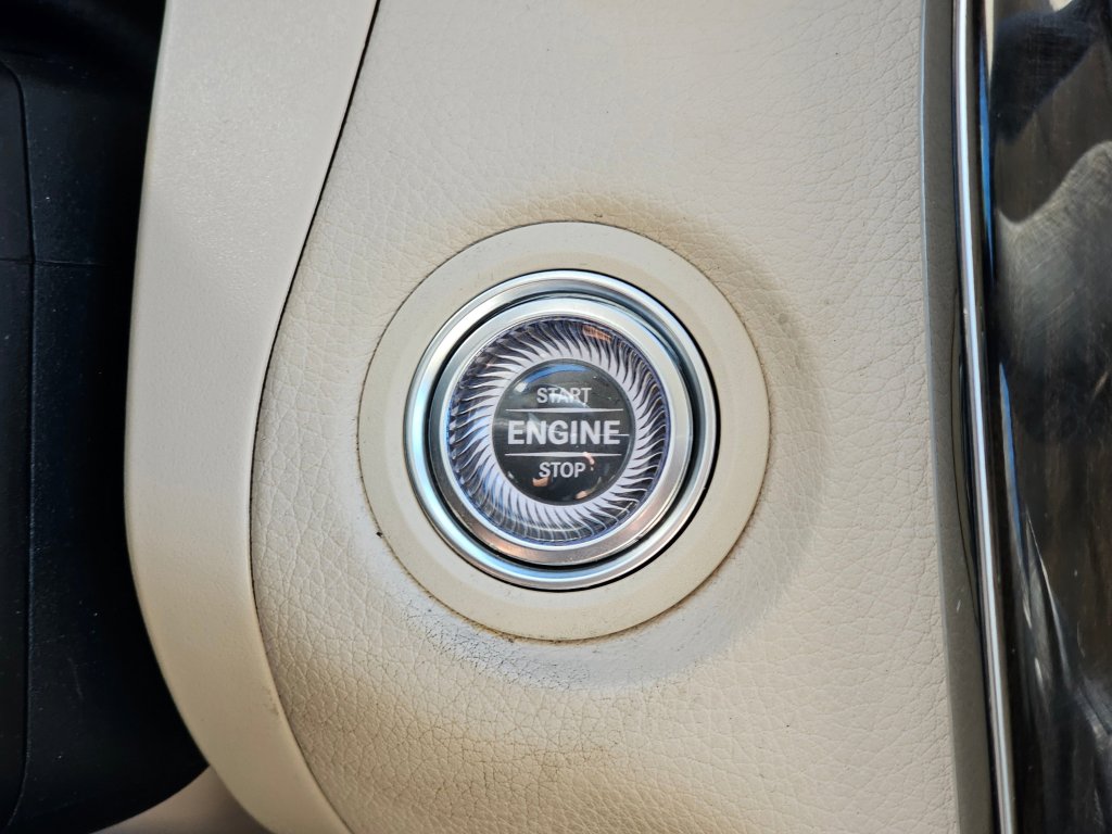 Used 2021 Mercedes-Benz GLC 300 4MATIC image 7