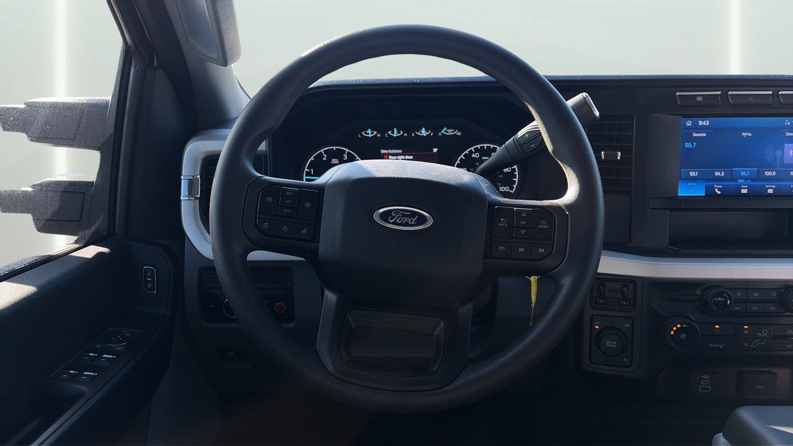 Used 2024 Ford F550 4x4 SuperCab Super Duty image 13