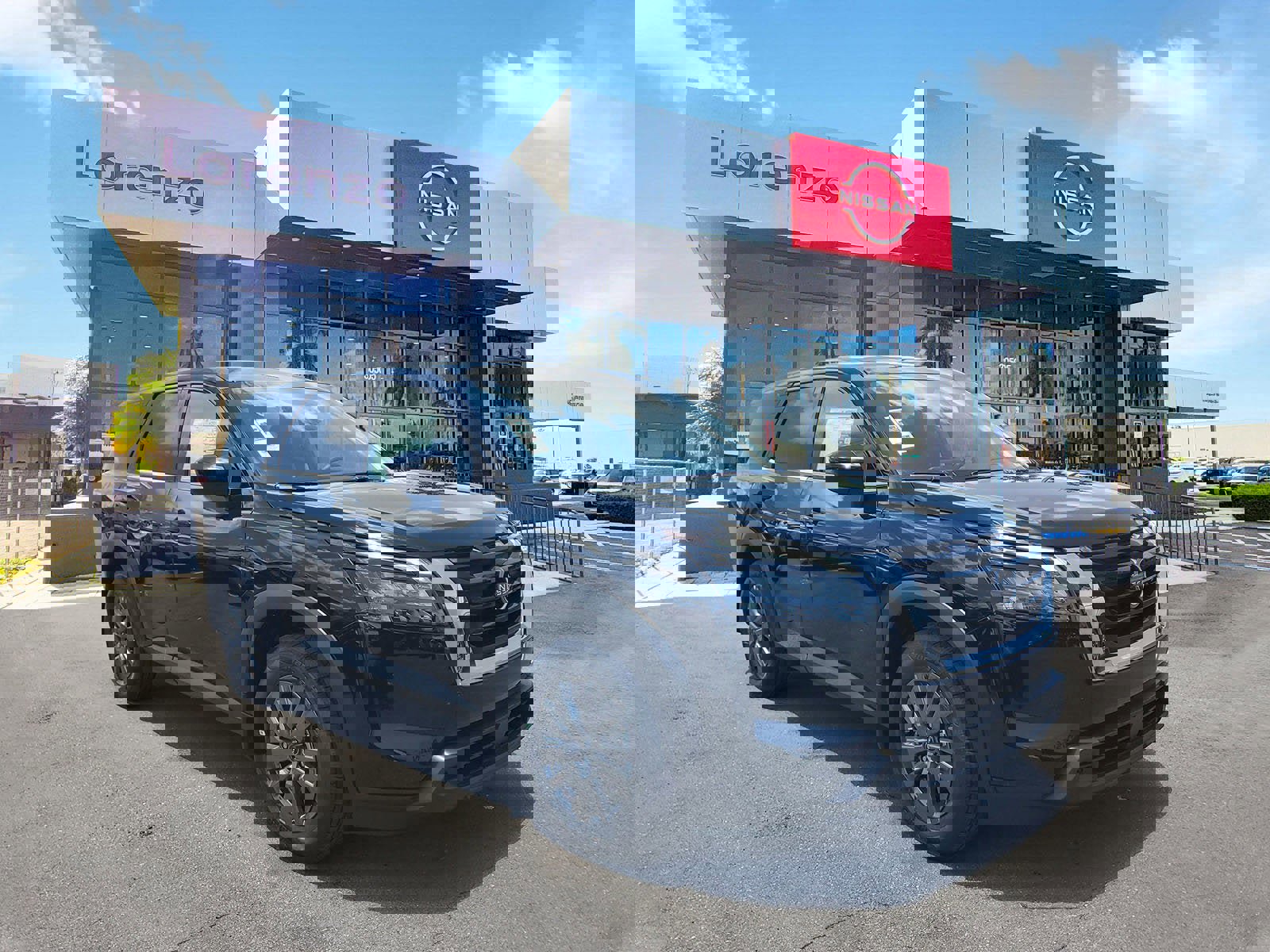 New 2025 Nissan Pathfinder S image 3