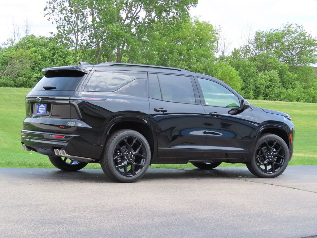 New 2026 Chevrolet Traverse RS w/ LPO, Floor Liner Package AWD/4WD image 3