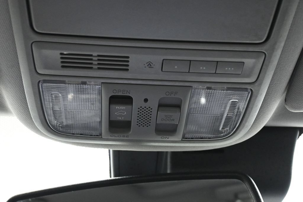 Used 2017 Honda Pilot Touring image 39