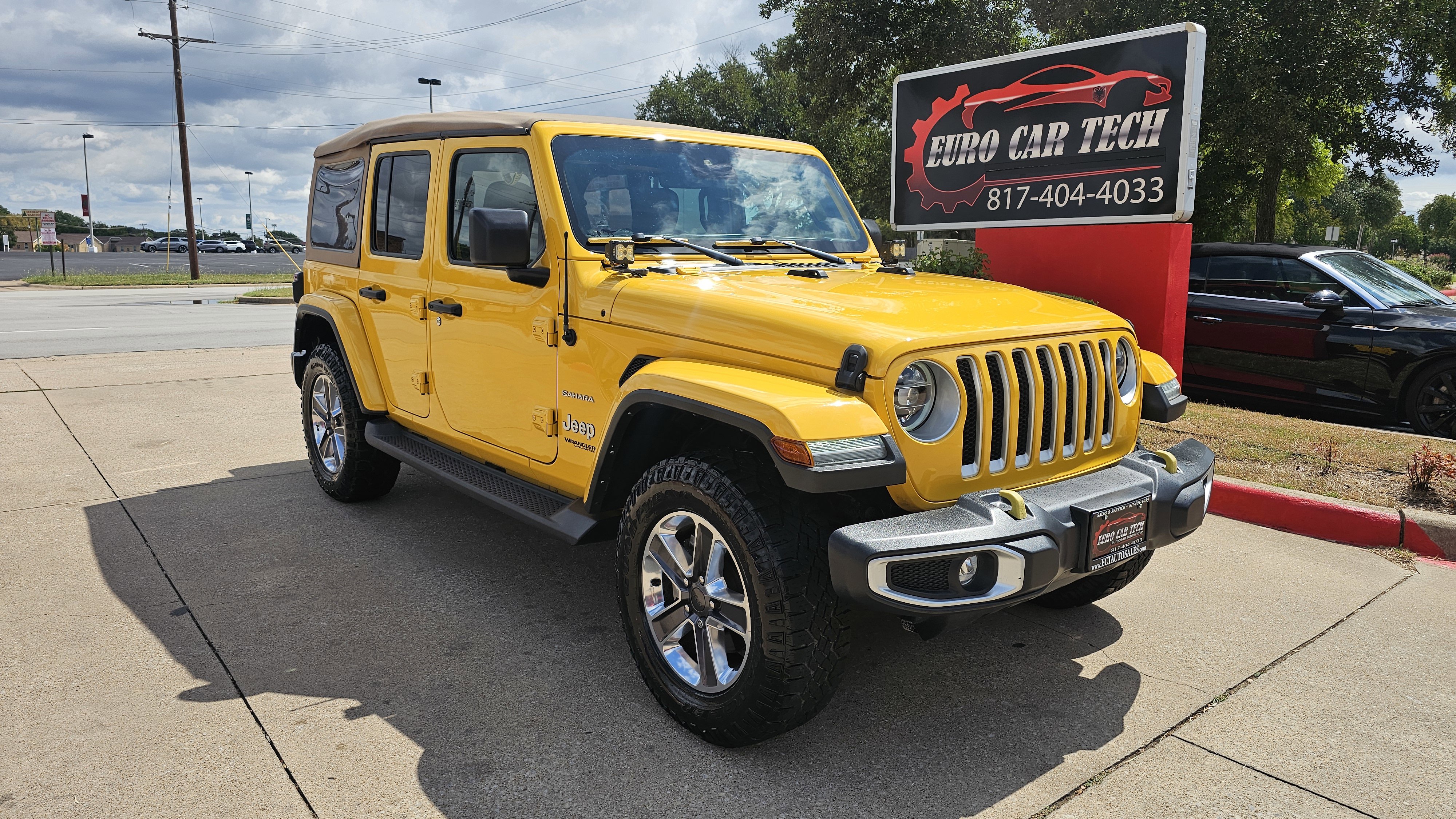Used 2021 Jeep Wrangler Unlimited Sahara image 6