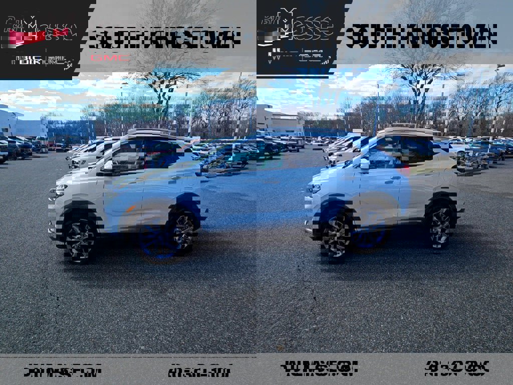 Used 2020 Buick Encore GX Essence w/ Experience Buick Package image 2