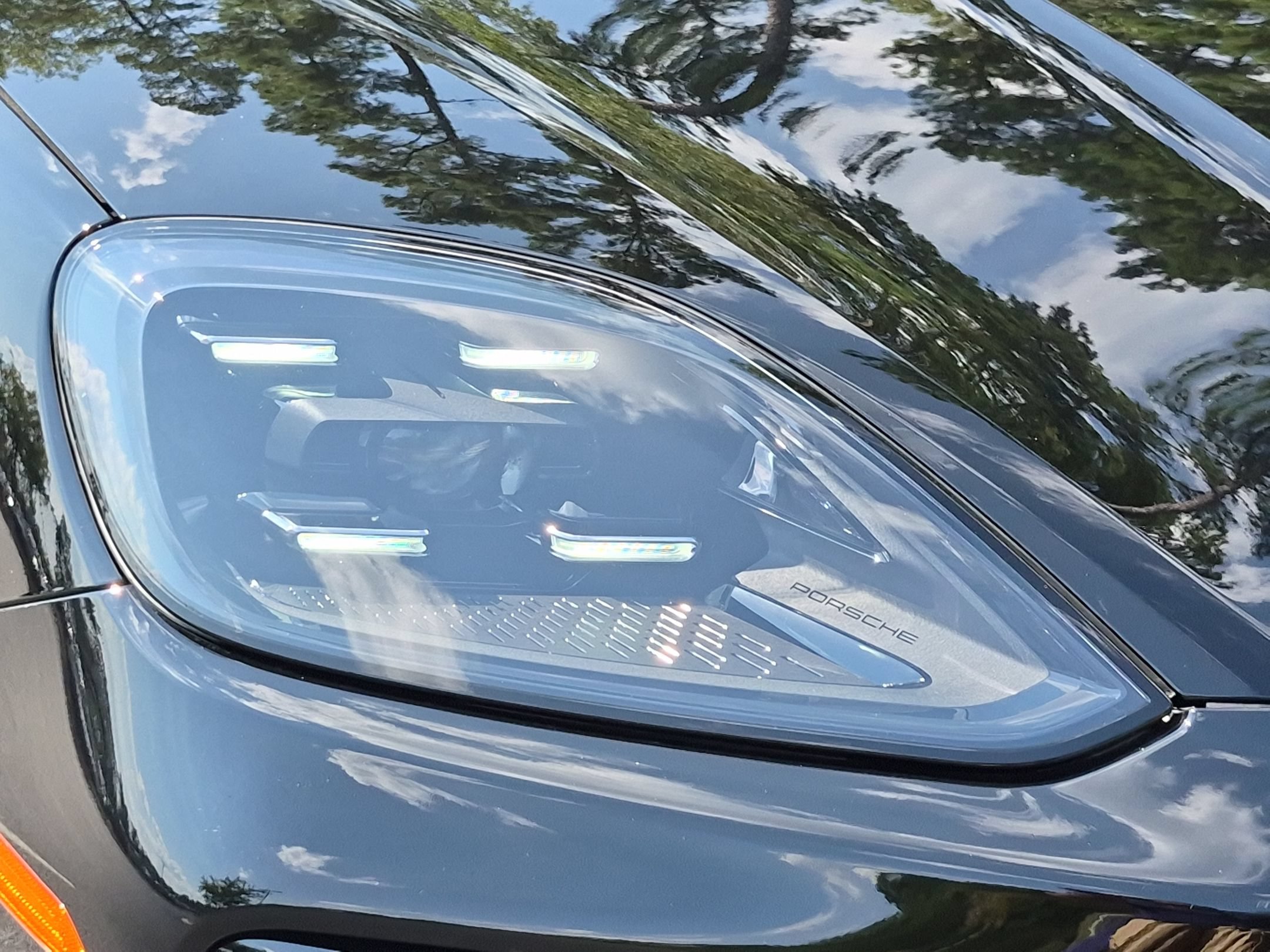 Certified 2024 Porsche Cayenne AWD/4WD image 33