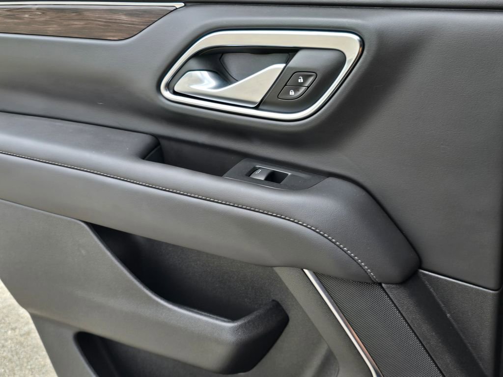 Used 2024 Chevrolet Tahoe Z71 w/ Luxury Package image 19